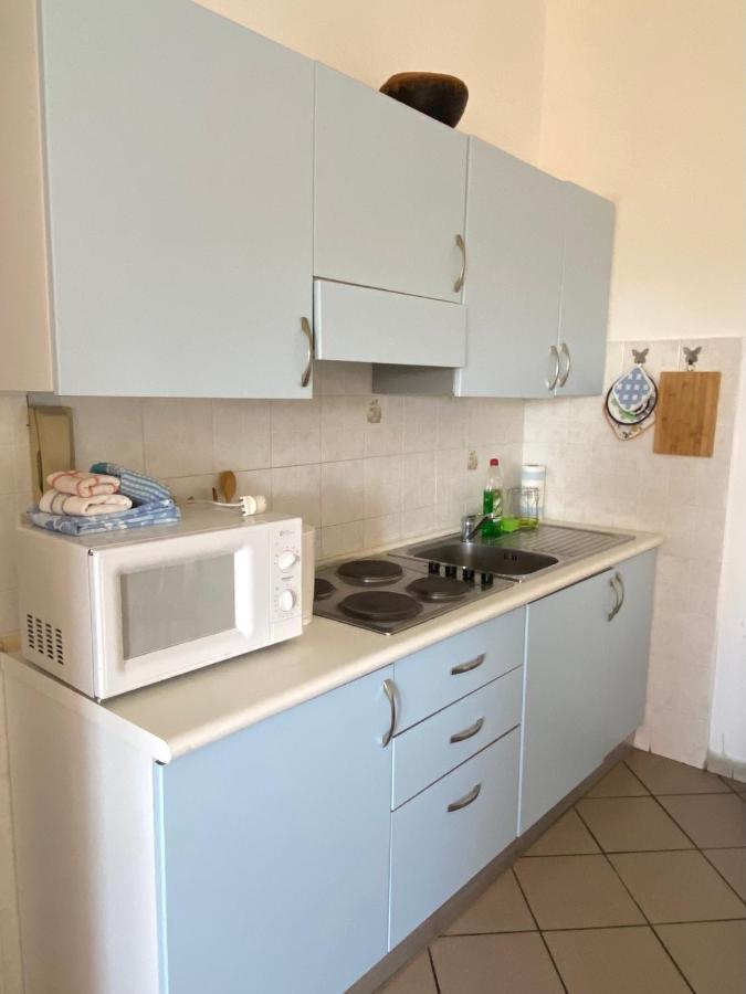 Apartment Tirreno Tirrenia Bagian luar foto